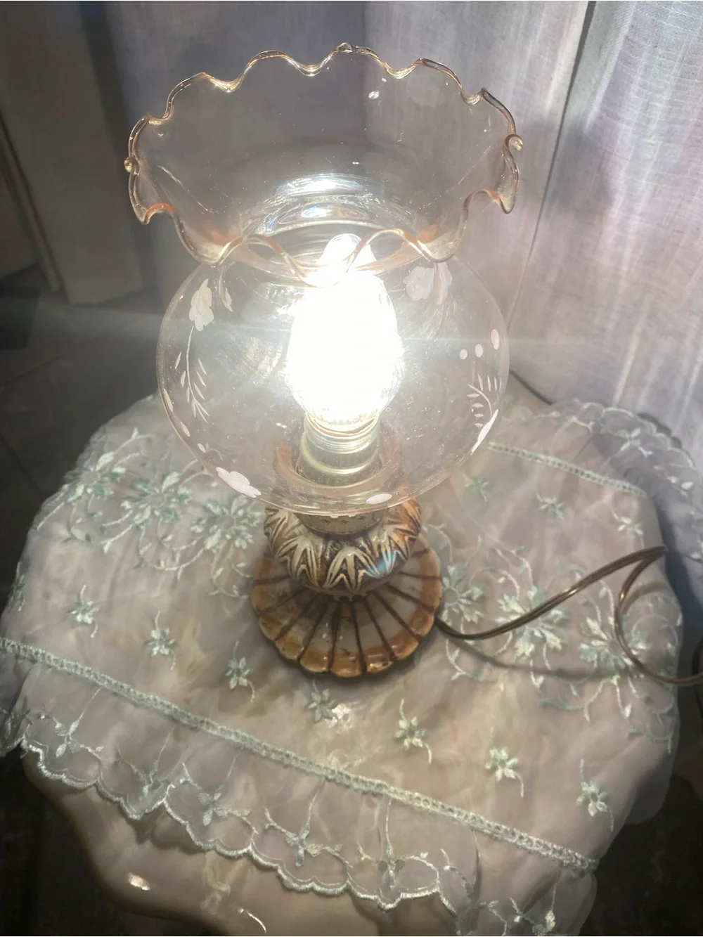 Mid-Century Gone With The Wind Style Electric Parlor Lamp Floral Hurricane Light